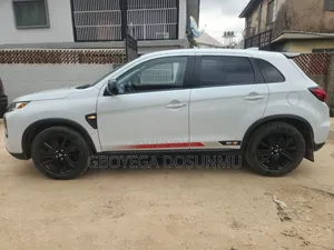 Mitsubishi Outlander 2025 White