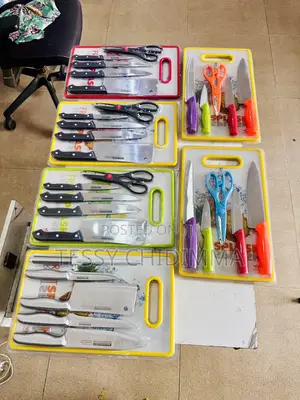 Chopping Board Set With Knives and Scissors