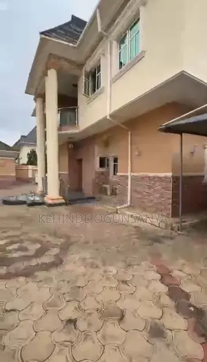 Furnished 5bdrm Duplex in Golden Spring Estate, Dakwo District for sale