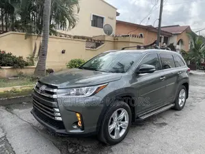 Toyota Highlander Limited 2019 Green