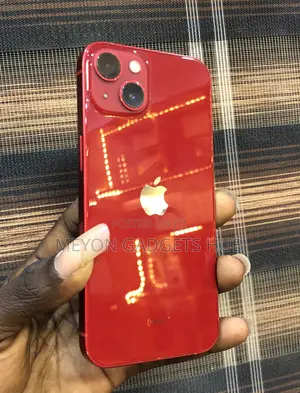 Apple iPhone 13 128 GB Red