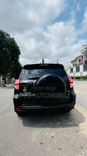 Toyota RAV4 2010 Black