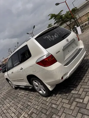 Toyota Highlander Limited 2010 White