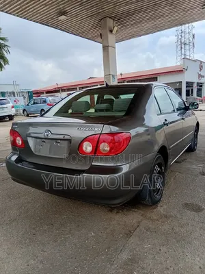 Toyota Corolla LE 2005 Gray