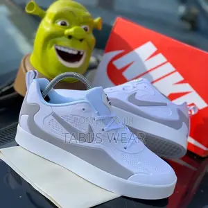 Nike Flat Sneakers