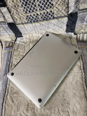 Laptop Apple MacBook Pro 2022 M2 8GB Apple M2 SSD 256GB