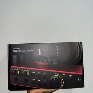 Focusrite Scarlett 2i2 Studio 4th Gen Studio Bundle