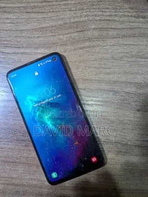 Samsung Galaxy S10e 128 GB Black