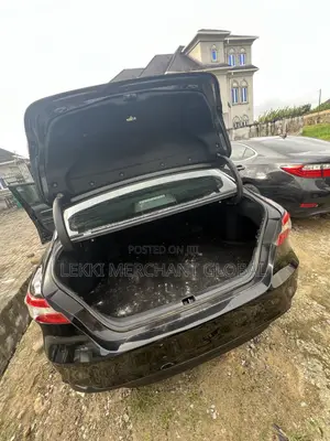 Toyota Camry LE FWD (2.5L 4cyl 8AM) 2018 Blue