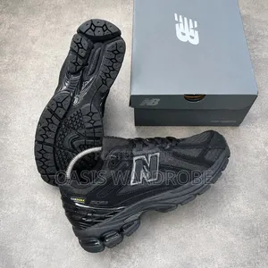 New Balance 1906R Cordura Black Sneakers