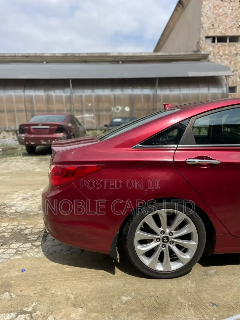 Hyundai Sonata 2012 Red