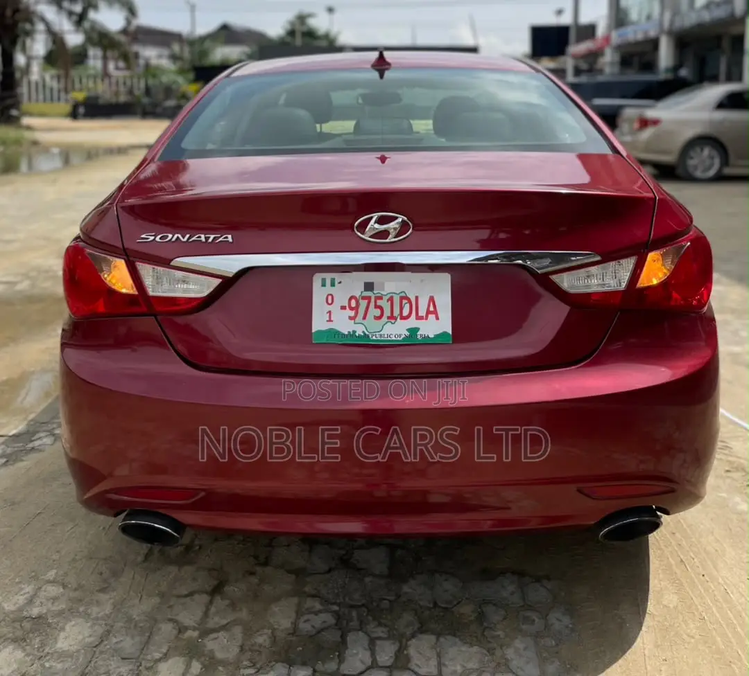 Hyundai Sonata 2012 Red