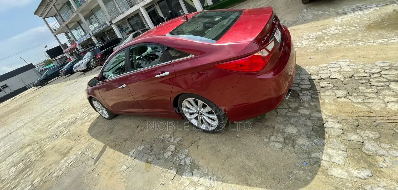 Hyundai Sonata 2012 Red
