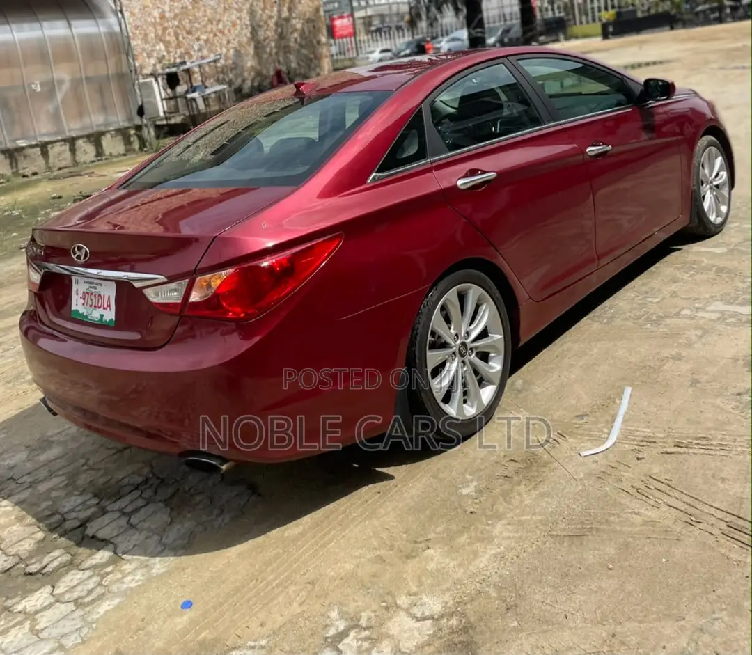 Hyundai Sonata 2012 Red