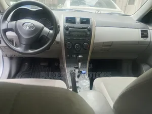 Toyota Corolla 2011 Silver