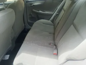 Toyota Corolla 2011 Silver