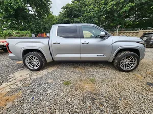 Toyota Tundra 2025 Gray