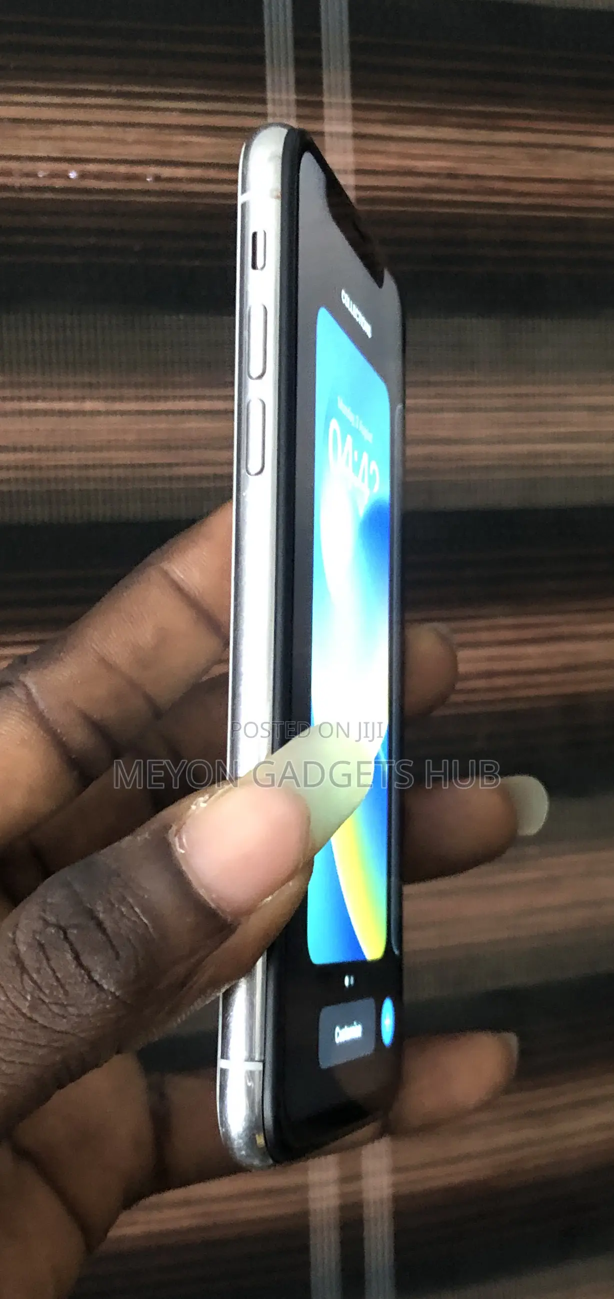 Apple iPhone X 64 GB White