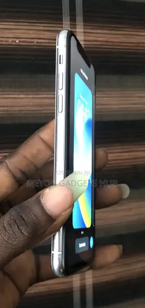Apple iPhone X 64 GB White