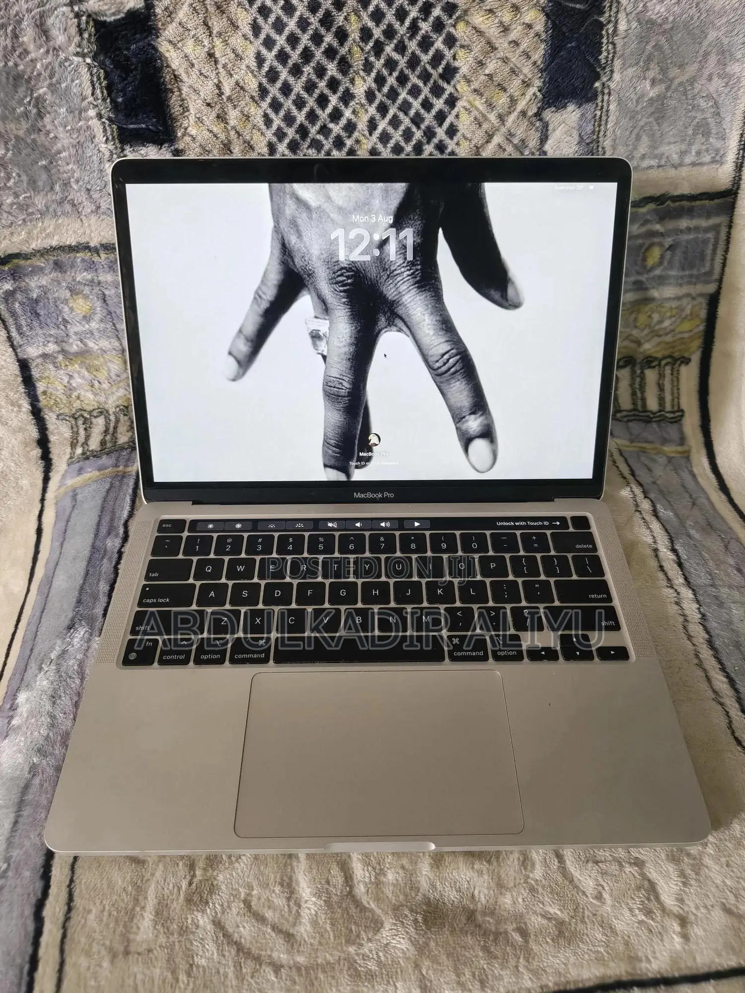 Laptop Apple MacBook Pro 2022 M2 8GB Apple M2 SSD 256GB