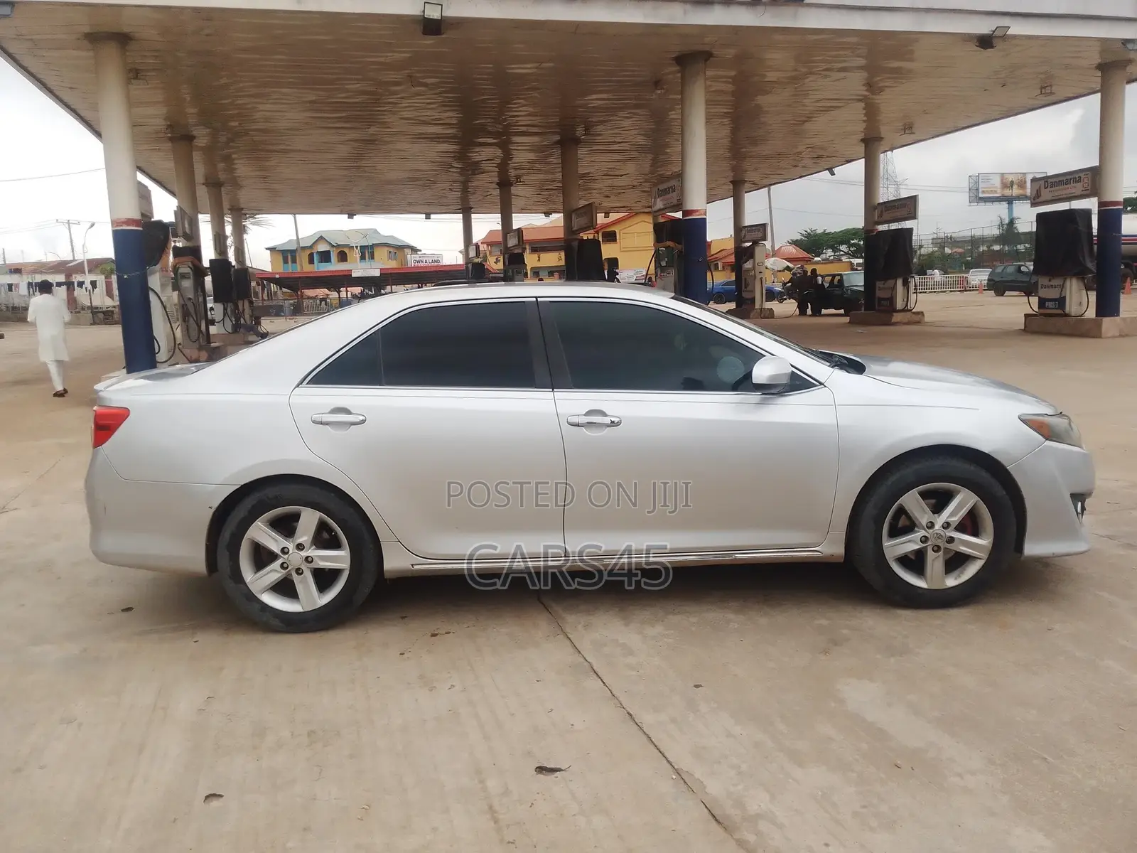 Toyota Camry 2012 Silver