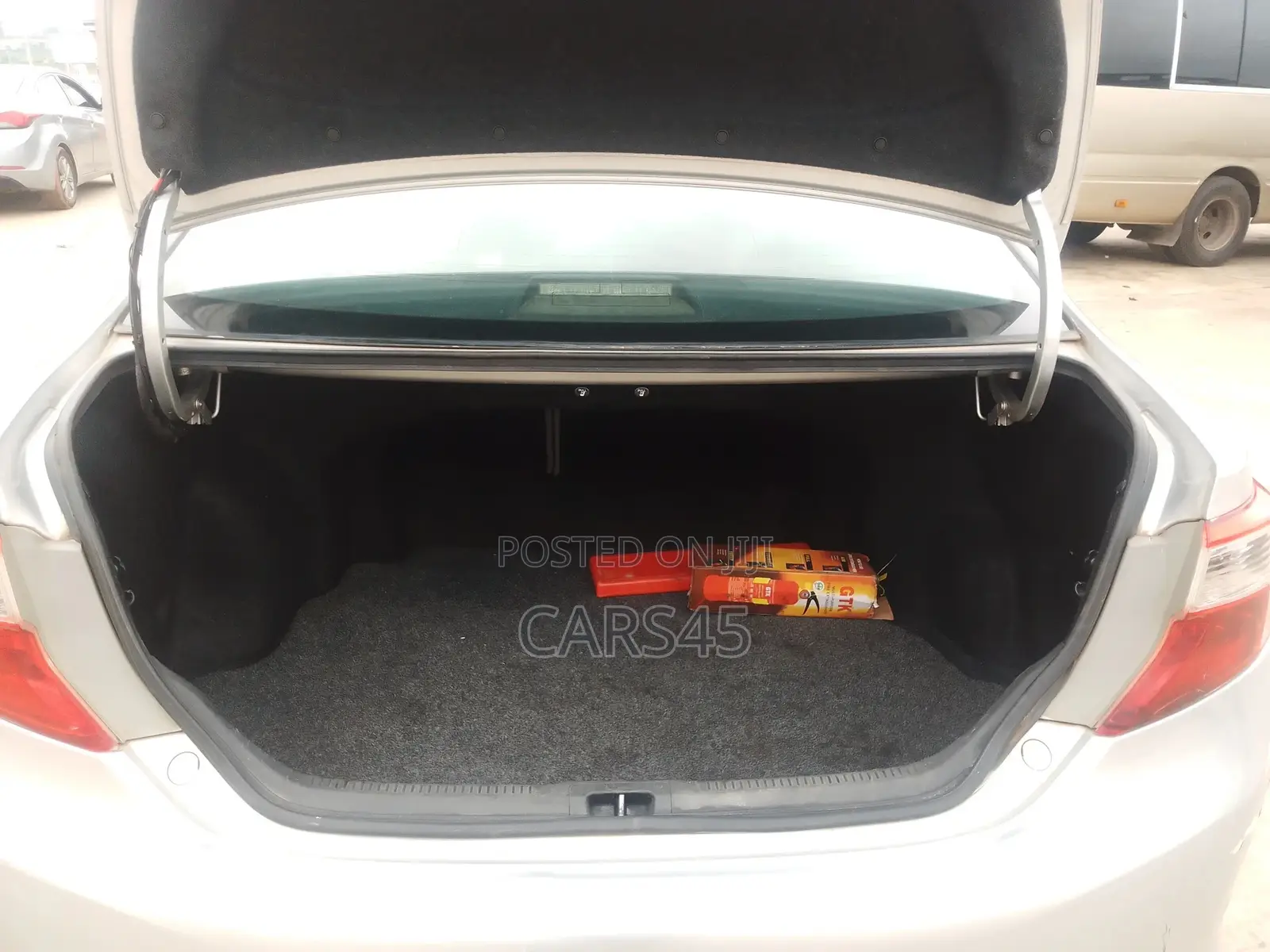 Toyota Camry 2012 Silver