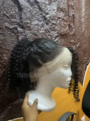 360 Packing Gel With Curly Ponytail