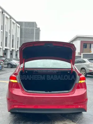 Hyundai Elantra 2019 Red
