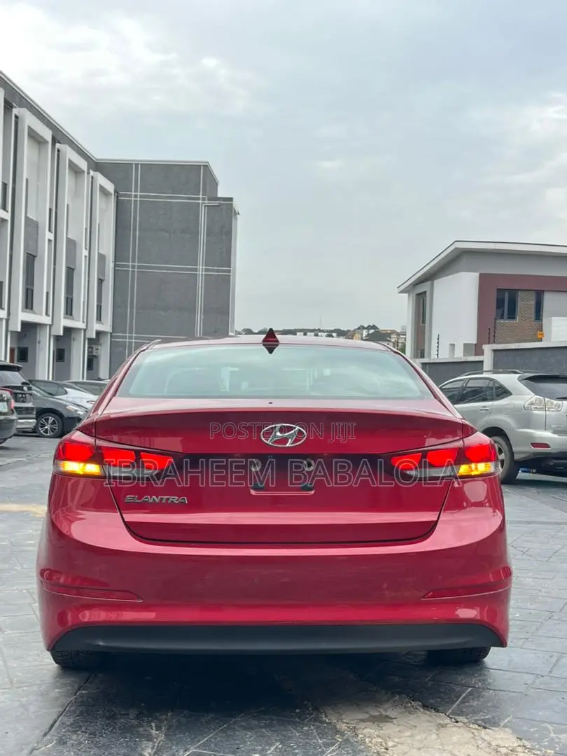 Hyundai Elantra 2019 Red