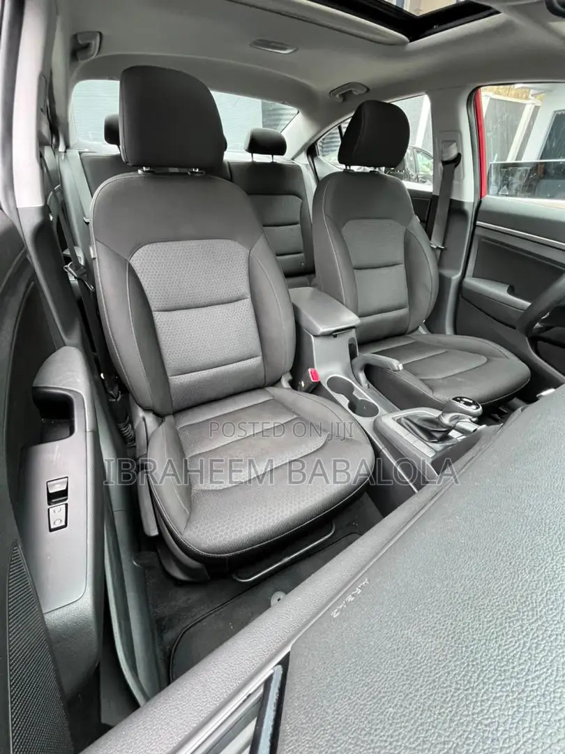 Hyundai Elantra 2019 Red