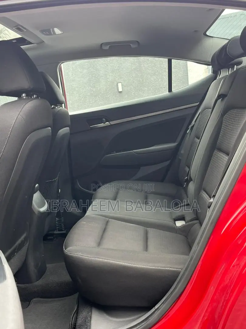 Hyundai Elantra 2019 Red
