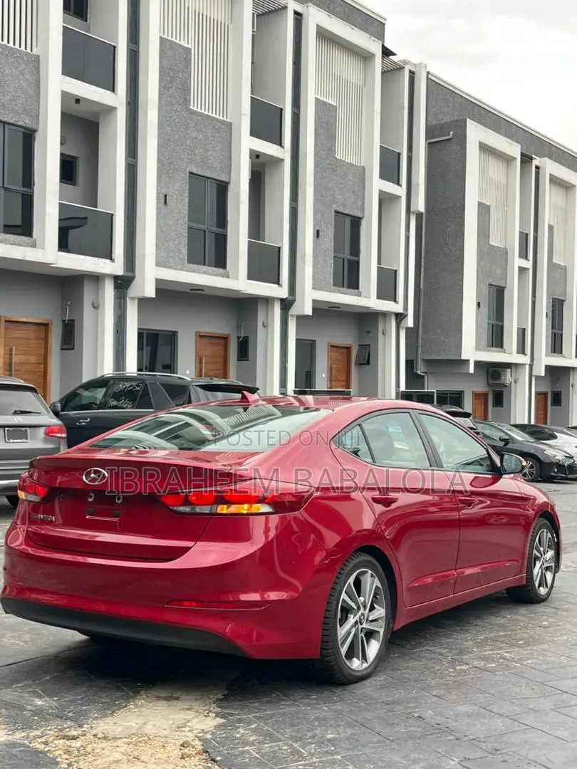 Hyundai Elantra 2019 Red