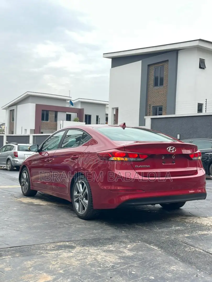 Hyundai Elantra 2019 Red