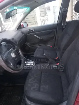 Volkswagen Golf 2005 Red