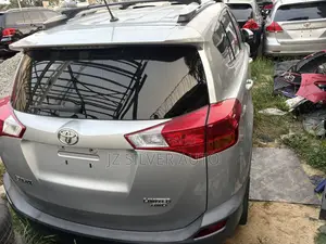 Toyota RAV4 Limited 4dr SUV (2.5L 4cyl 6A) 2015 Silver