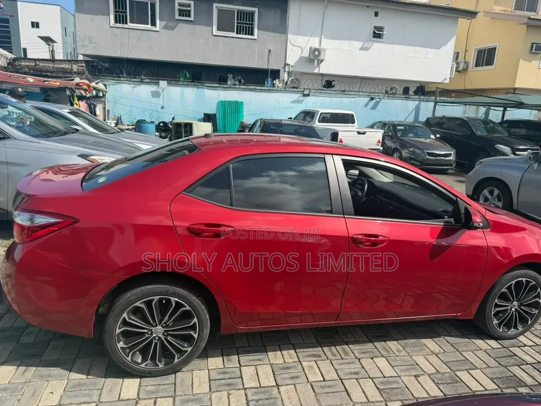 Toyota Corolla 2014 Red