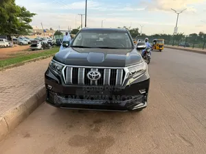 Toyota Land Cruiser Prado 2018 Black