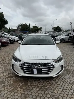 Hyundai Elantra 2019 White