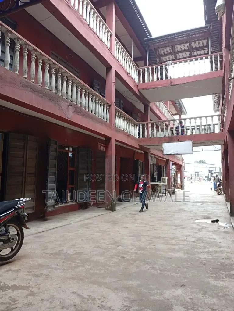 Kazam Plaza