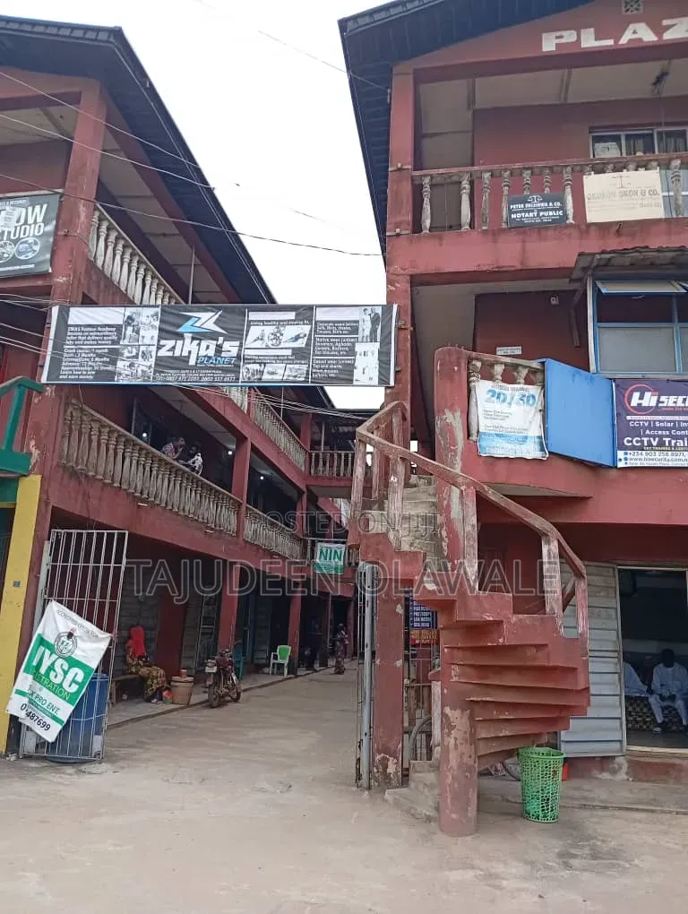 Kazam Plaza