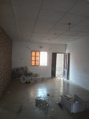 3bdrm Block of Flats in United, Sangotedo for rent