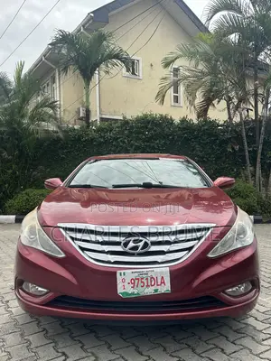 Hyundai Sonata Limited 2.0T Sedan (2.0L 4cyl 6A) 2012 Red
