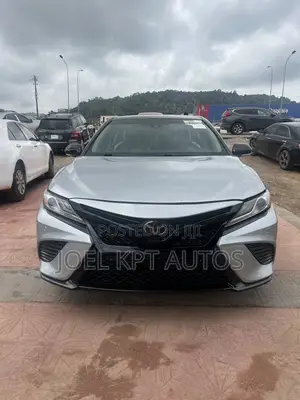 Toyota Camry 2019 Silver