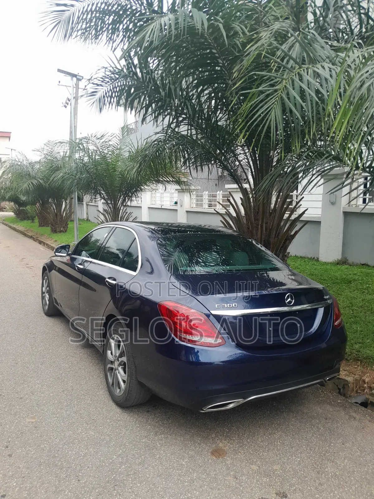 Mercedes-Benz C300 2015 Blue