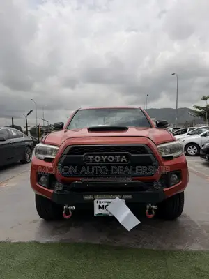 Toyota Tacoma 2017 Orange