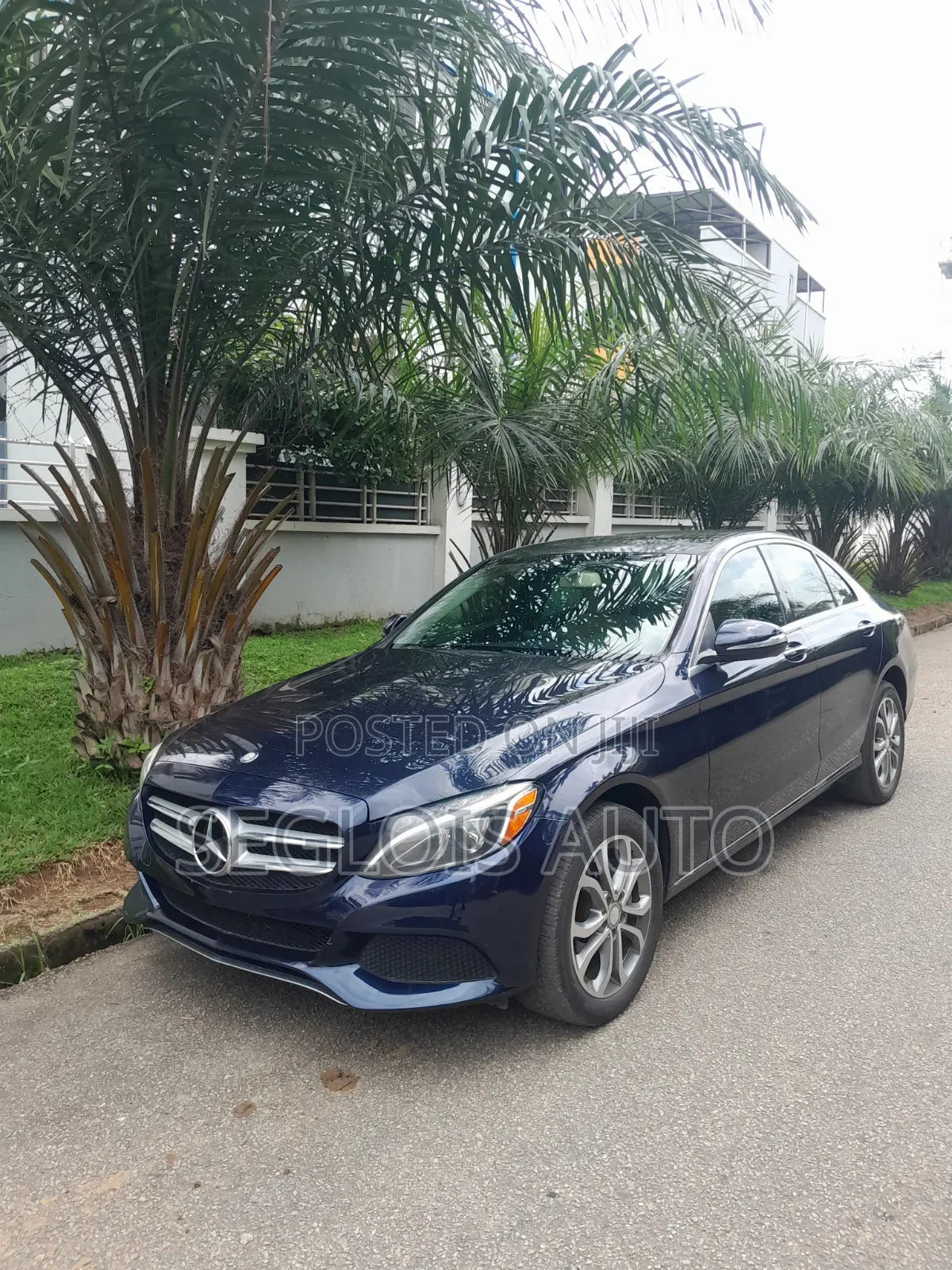 Mercedes-Benz C300 2015 Blue