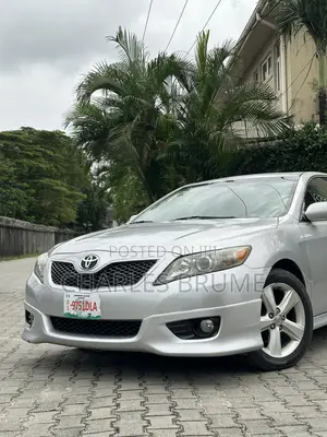 Toyota Camry SE 4dr Sedan (2.5L 4cyl 6A) 2011 Silver
