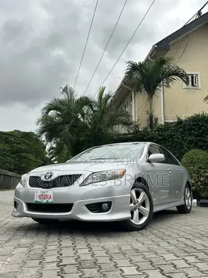 Toyota Camry SE 4dr Sedan (2.5L 4cyl 6A) 2011 Silver