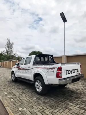 Toyota Hilux 2014 White
