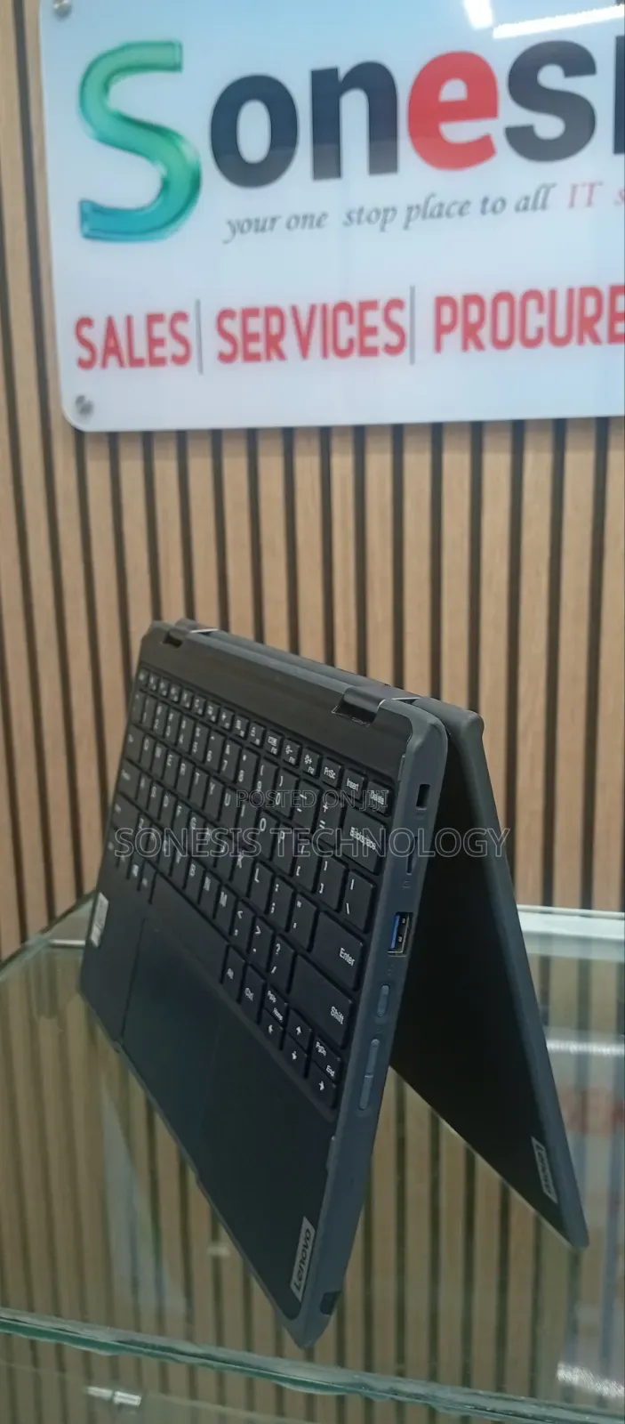 Laptop Lenovo 300e 4GB AMD SSD 60GB